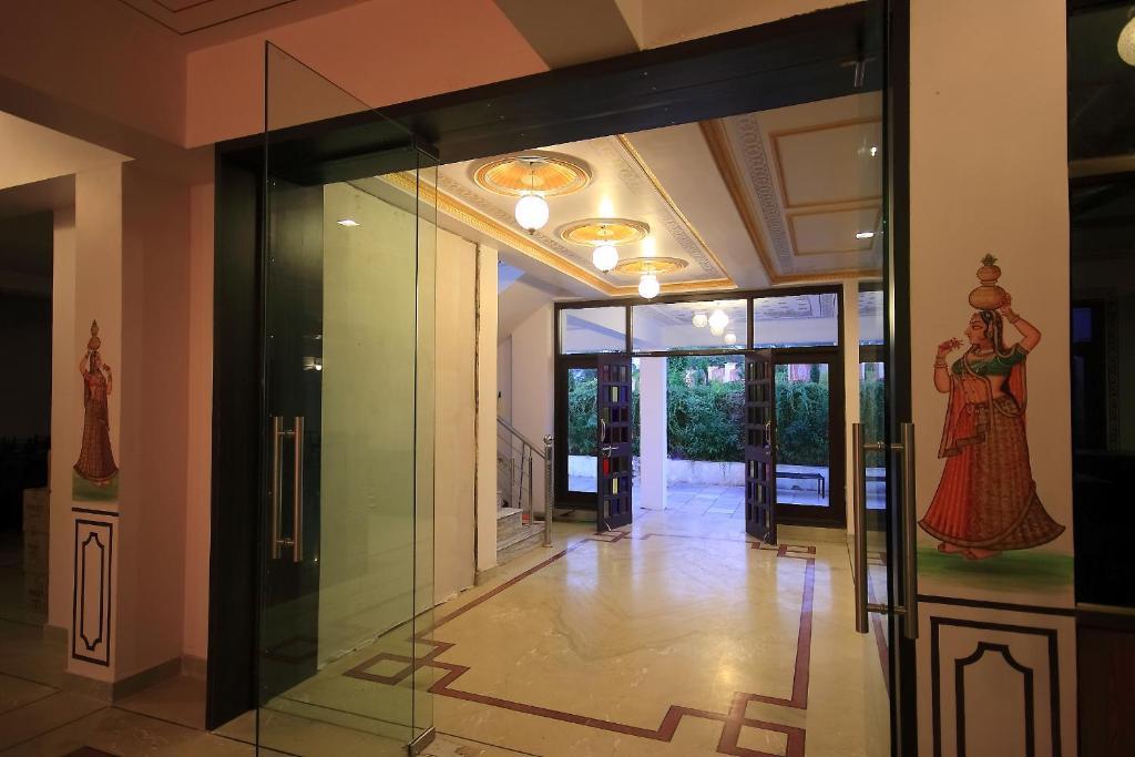 Hotel Devi Palace Udaipur Ngoại thất bức ảnh