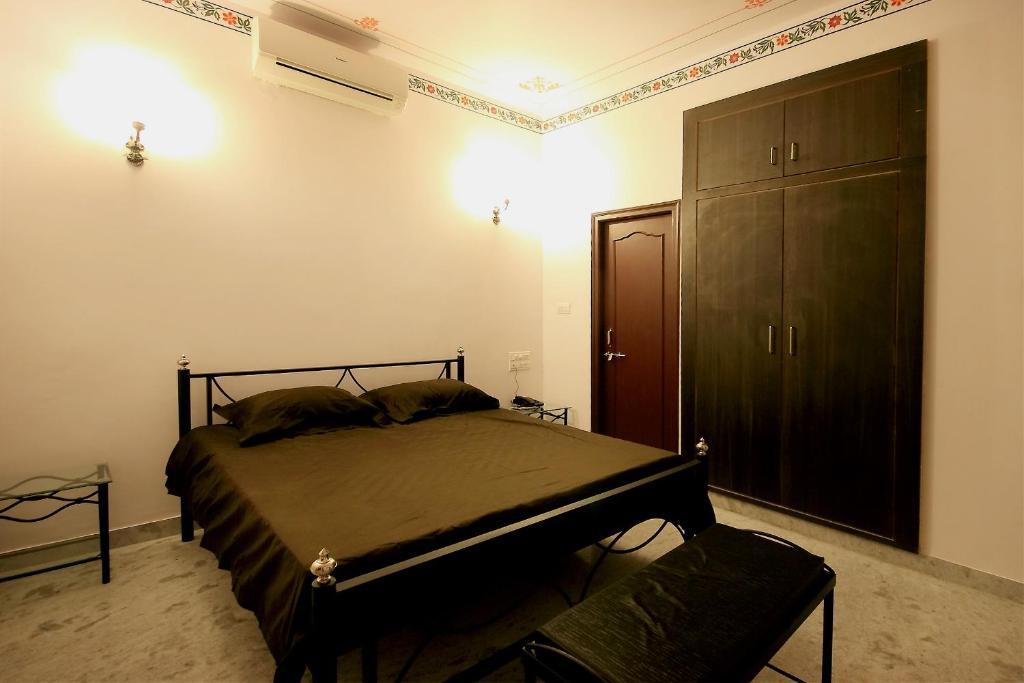 Hotel Devi Palace Udaipur Ngoại thất bức ảnh
